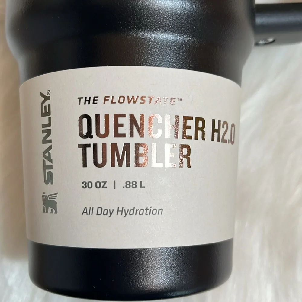 NWT Stanley Tumbler Quencher H2.0 Black 30oz Travel Cup - Picture 3 of 8